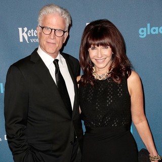 Mary Steenburgen in 24th Annual GLAAD Media Awards - Arrivals - danson-steenburgen-24th-annual-glaad-media-awards-02