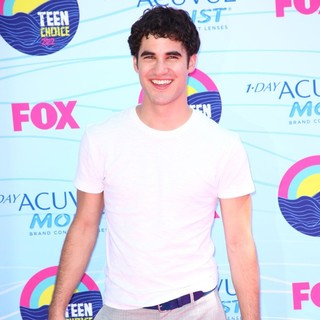 Darren Criss in The 2012 Teen Choice Awards - Arrivals - darren-criss-2012-teen-choice-awards-04