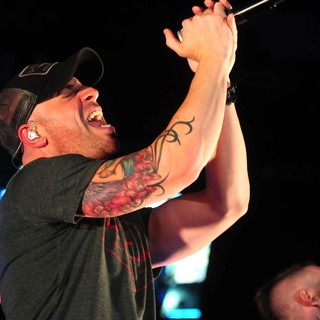 Chris Daughtry, DAUGHTRY in DAUGHTRY Perform Live at Citi Field