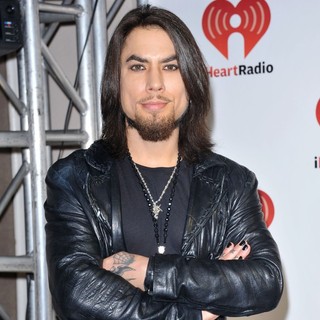 Dave Navarro in iHeartRadio Music Festival - Day 1 - dave-navarro-iheartradio-music-festival-day-1-01