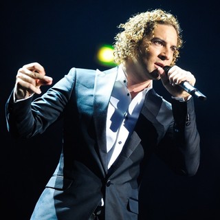 David Bisbal Performs - david-bisbal-performs-08