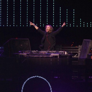 David Guetta in 102.7 KIIS FM's Jingle Ball 2011 - Show