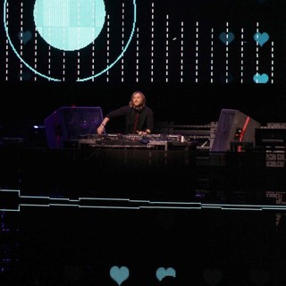 David Guetta in 102.7 KIIS FM's Jingle Ball 2011 - Show