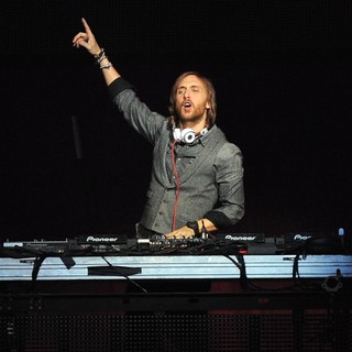 David Guetta in The Y100 Jingle Ball 2011