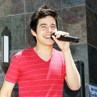 David Archuleta Performs and Signs Copies of His New Book - david_archuleta_006_wenn5511117
