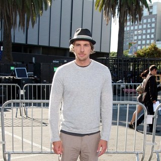Dax Shepard in 2011 Do Something Awards - Arrivals