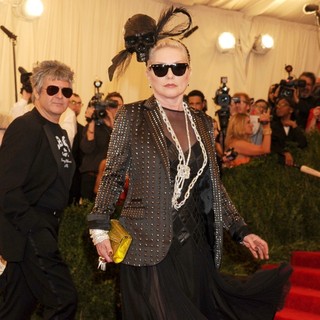 Blondie in PUNK: Chaos to Couture Costume Institute Gala - debbie-harry-chaos-to-couture-costume-institute-gala-03