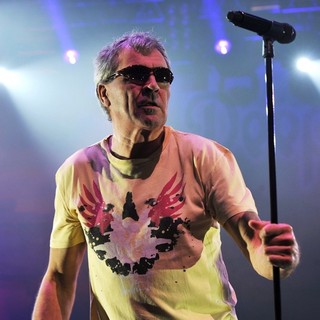 Deep Purple Perform Live - deep-purple-perform-live-01