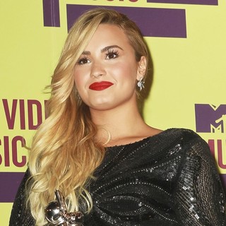 Demi Lovato in 2012 MTV Video Music Awards - Press Room