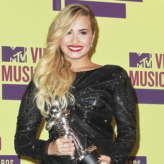 Demi Lovato in 2012 MTV Video Music Awards - Press Room