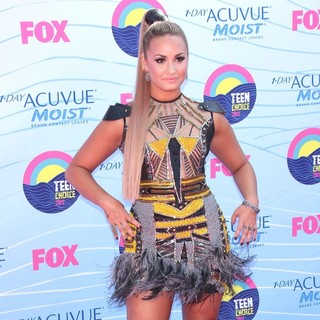 Demi Lovato in The 2012 Teen Choice Awards - Arrivals