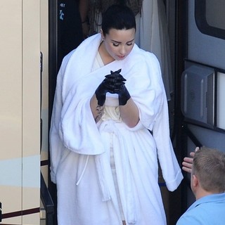 Demi Lovato Spotted on The Set of Her Music Video Heart Attack Sporting Black Painted Hands - demi-lovato-on-the-set-heart-attack-04