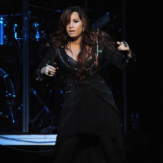The Y100 Jingle Ball 2011