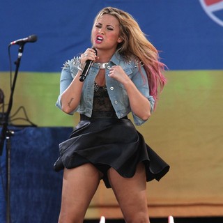 Demi Lovato in Demi Lovato Performs as Part of Good Morning America's Summer Concert Series