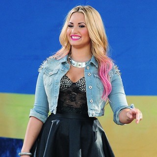 Demi Lovato in Demi Lovato Performs as Part of Good Morning America's Summer Concert Series