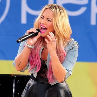 Demi Lovato in Demi Lovato Performs as Part of Good Morning America's Summer Concert Series