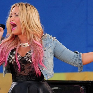 Demi Lovato in Demi Lovato Performs as Part of Good Morning America's Summer Concert Series