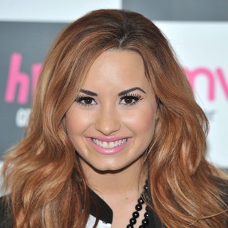 Demi Lovato in Demi Lovato Signs Copies of Her Album Unbroken