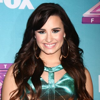 Demi Lovato in The X Factor Season Finale - Red Carpet Arrivals - demi-lovato-the-x-factor-season-finale-01