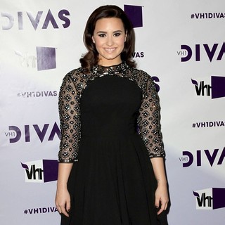 Demi Lovato in VH1 Divas 2012 - demi-lovato-vh1-divas-2012-01
