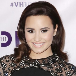 Demi Lovato in VH1 Divas 2012 - demi-lovato-vh1-divas-2012-04