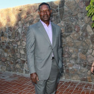 Dennis Haysbert in The 2012 Saturn Awards - dennis-haysbert-2012-saturn-awards-02