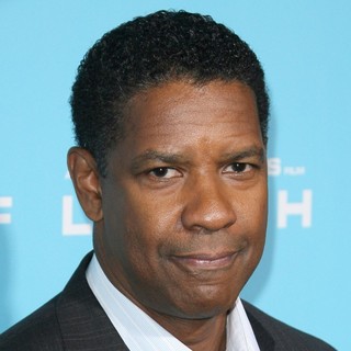 Denzel Washington in The Los Angeles Premiere of Flight - Arrivals