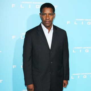 Denzel Washington in The Los Angeles Premiere of Flight - Arrivals
