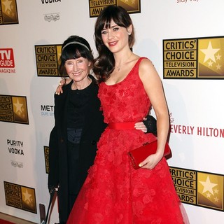 Mary Jo Deschanel, Zooey Deschanel in 2012 Critics' Choice TV Awards - Arrivals