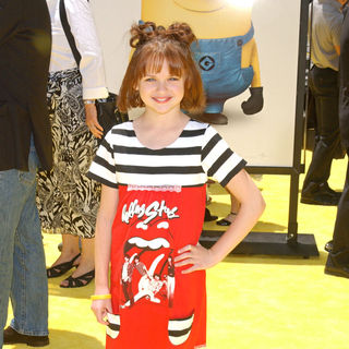 Joey King in Los Angeles Premiere Of Universal Pictures' "Despicable Me" - Arrivals
