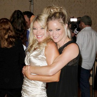 Teri Polo in 2011 Disney ABC Television Group Host Summer Press Tour - detmer-polo-2011-disney-abc-summer-press-tour-01