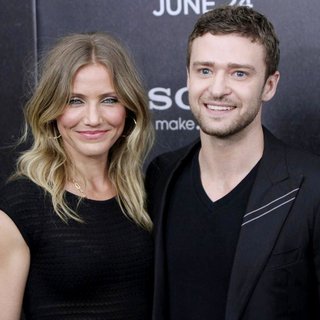 Cameron Diaz in World Premiere of Bad Teacher - Arrivals - diaz-timberlake-premiere-bad-teacher-03