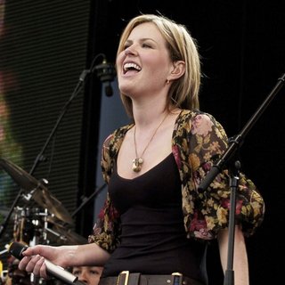 Dido in Live 8 Make Poverty History Concert