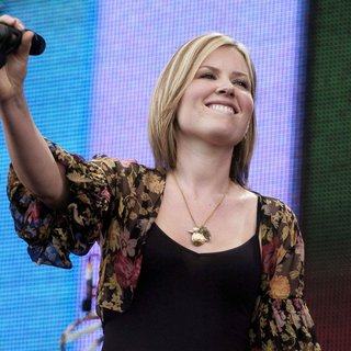 Dido in Live 8 Make Poverty History Concert
