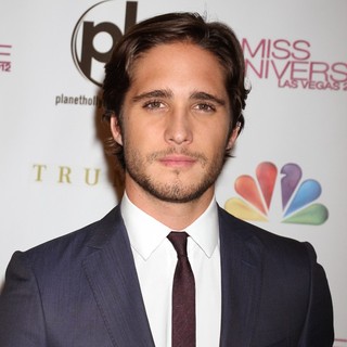 Diego Boneta in 2012 Miss Universe Pageant - Arrivals - diego-boneta-2012-miss-universe-pageant-02