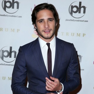 Diego Boneta in 2012 Miss Universe Pageant - Arrivals - diego-boneta-2012-miss-universe-pageant-03