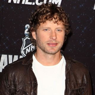 Dierks Bentley in The NHL Awards 2011 - Arrivals - dierks-bentley-nhl-awards-2011-01