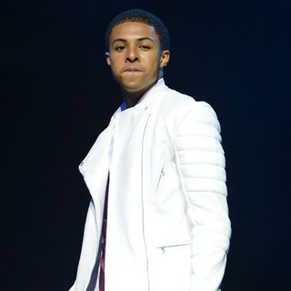 Diggy Simmons in Diggy Simmons Performs Scream Tour with The Next Generation Pt. 2