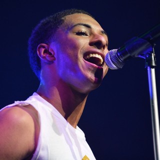 Diggy Simmons in Diggy Simmons Performs Scream Tour with The Next Generation Pt. 2