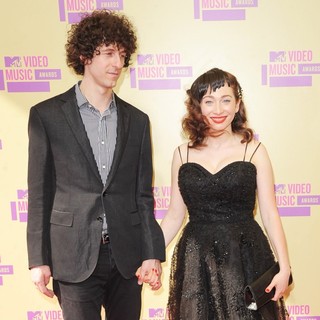 Jack Dishel, Regina Spektor in 2012 MTV Video Music Awards - Arrivals
