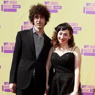 Jack Dishel, Regina Spektor in 2012 MTV Video Music Awards - Arrivals