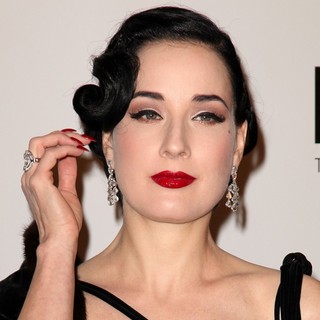 2011 MOCA Gala: An Artist's Life Manifesto - Arrivals