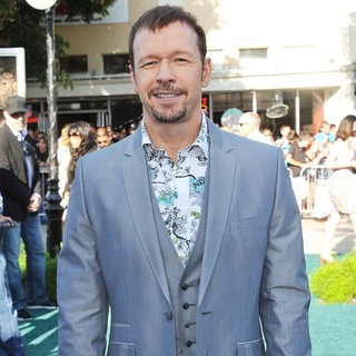 Donnie Wahlberg in The Los Angeles Premiere of Zookeeper - Arrivals - donnie-wahlberg-premiere-zookeeper-01
