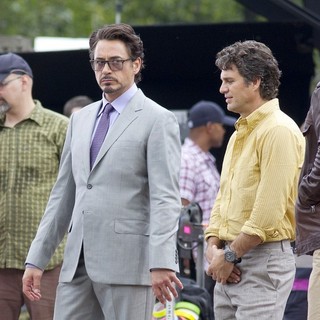 Robert Downey Jr., Mark Ruffalo in Actors on The Set of The Avengers Shooting on Location in Manhattan