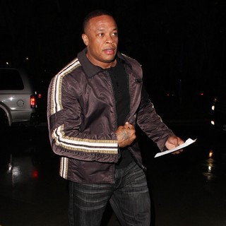 Dr. Dre in Dr. Dre Arrives at The Staples Centre to Watch The LA Lakers Play The Milwaukee Bucks