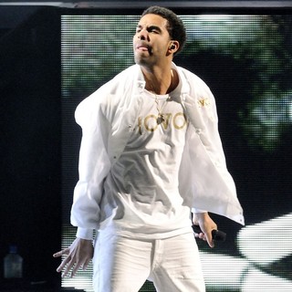 Drake in Drake Performs During The 2012 OVO Fest