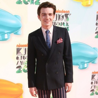 Drake Bell in 2012 Kids' Choice Awards - Arrivals