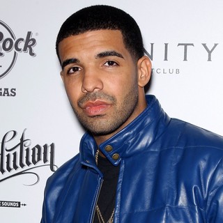 Drake Hosts After Concert Party at Vanity Nightclub - drake-hosts-after-concert-party-01