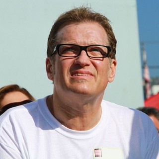 Drew Carey in 27th Annual AIDS Walk Los Angeles 2011 Opening Ceremony - drew-carey-27th-annual-aids-walk-la-2011-opening-ceremony-01