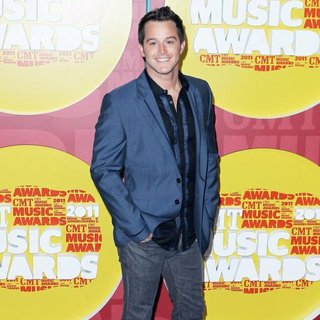 Easton Corbin in 2011 CMT Music Awards